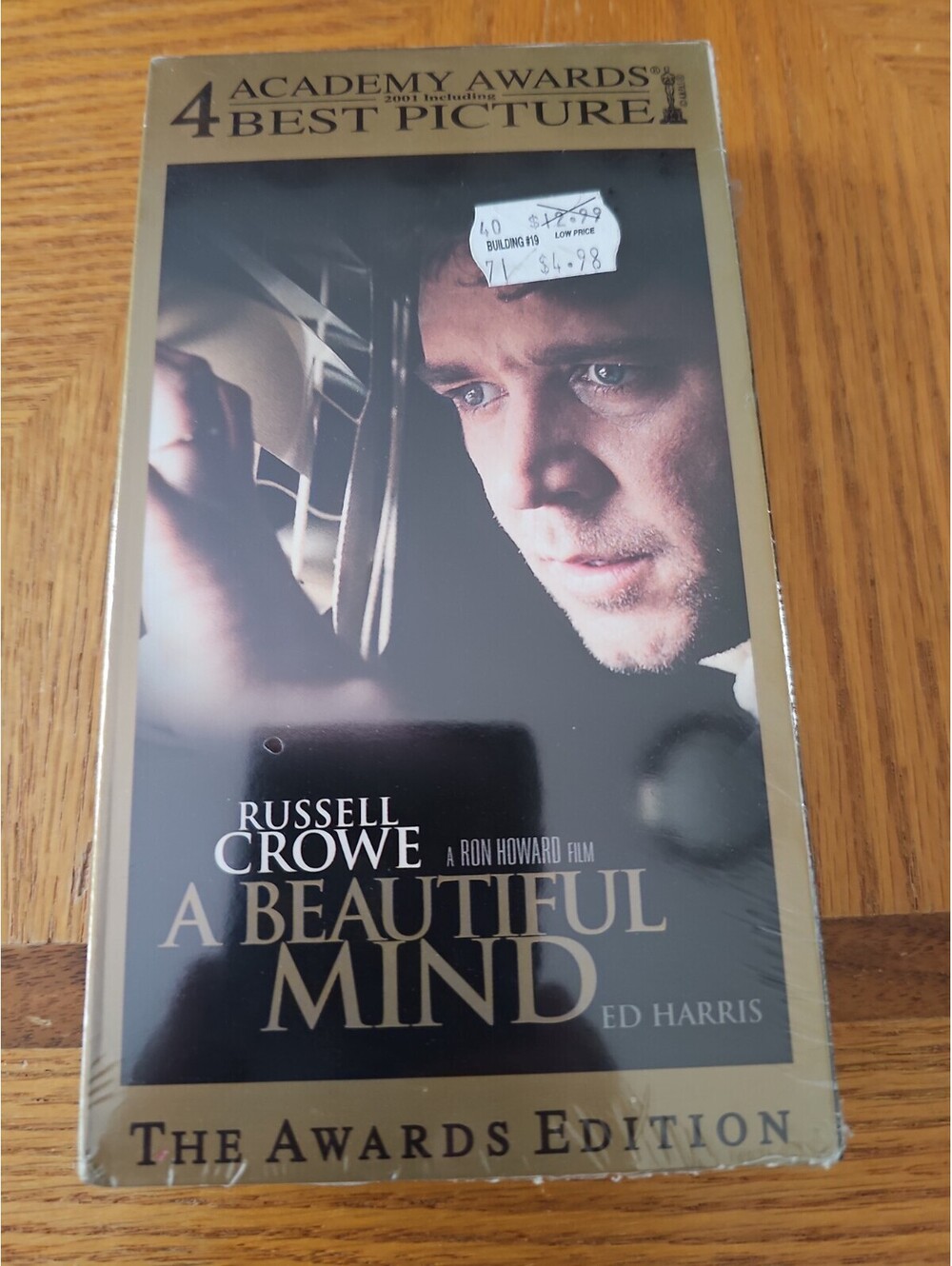 A Beautiful Mind (VHS, 2002, Awards Edition)